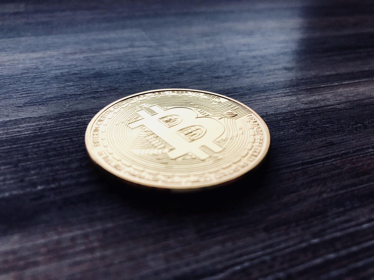普京宣布俄乌战争复活节停火30小时！比特币涨破8.5万美元